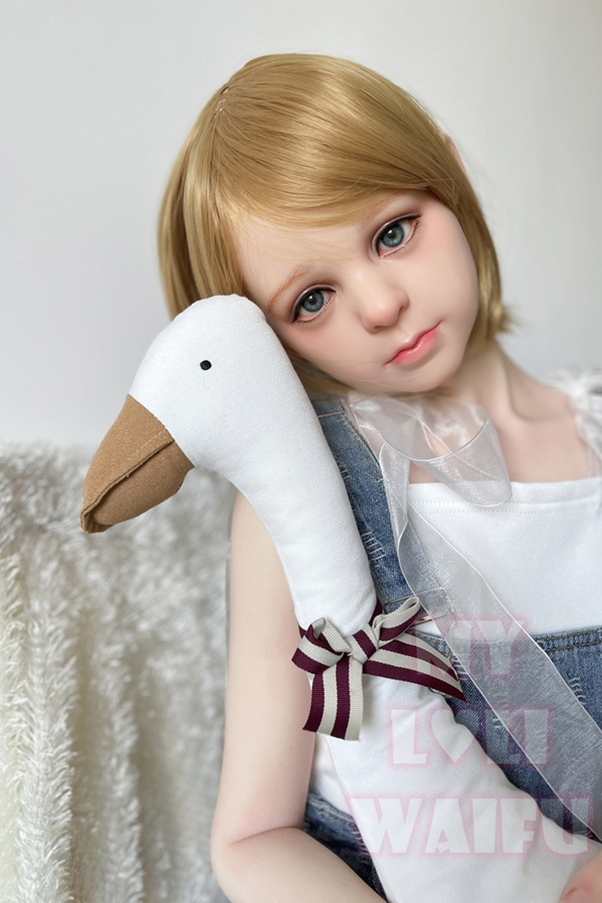 138cm A Cup Occhi Grigi Bionda Thin Lips Bambola del Sesso Europea Galleria 3