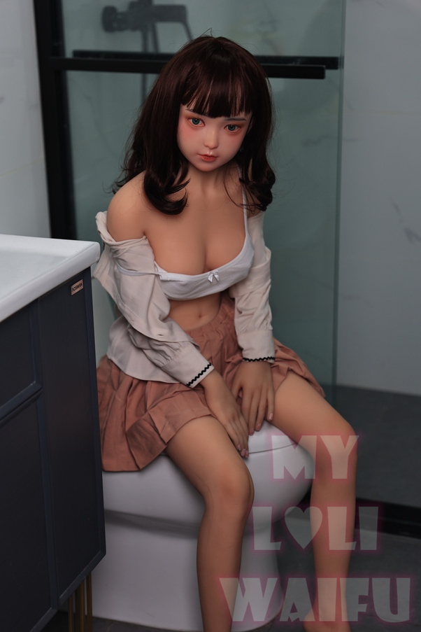 138cm B Cup Occhi Grigi Seno Piccolo Thin Lips Bambola del Sesso Giovane Vista Dettaglio 1