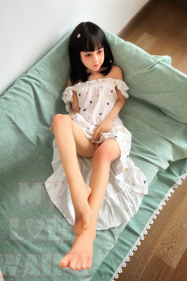 126cm A Cup Occhi Grigi Seno Piccolo Thin Lips Bambola del Sesso Giovane Galleria 3