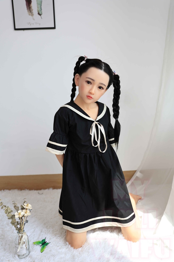 138cm A Cup Thin Lips Occhi Grigi Petite Bambola del Sesso Giovane Galleria 2