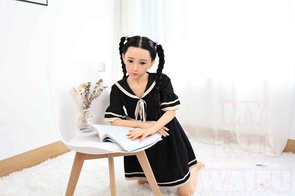 138cm A Cup Thin Lips Nero Petite Bambola del Sesso Giovane Vista Dettaglio 5