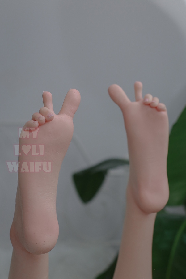 150cm B Cup Occhi Grigi Thin Lips Petite Bambola del Sesso Realistica Galleria 5